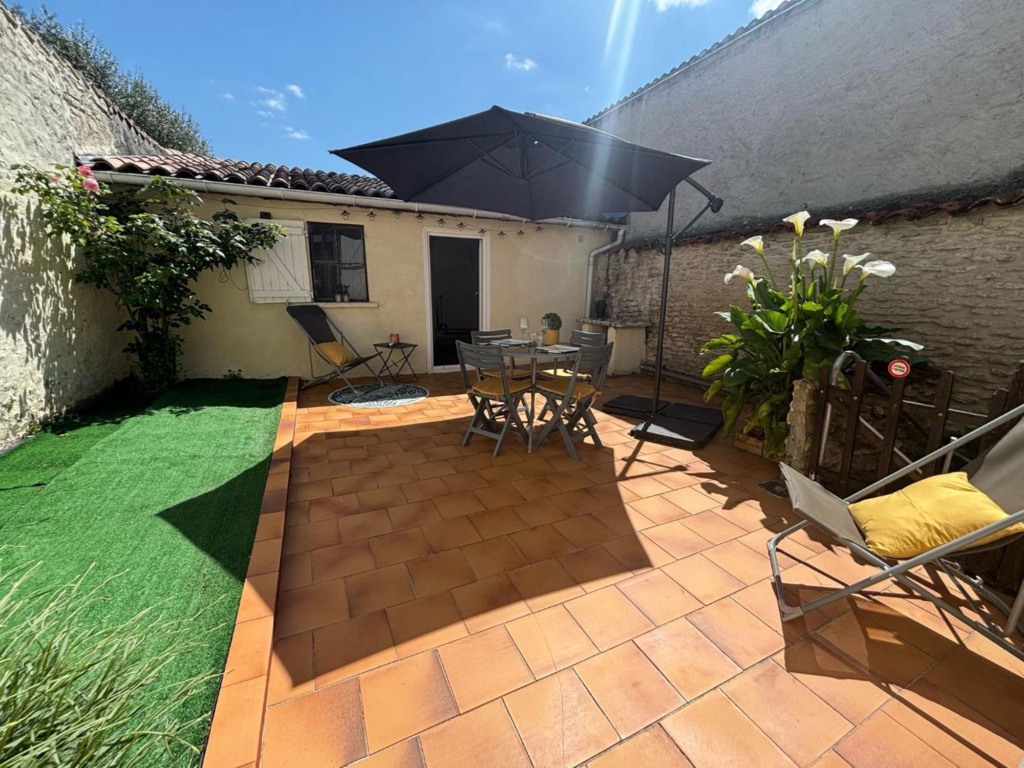 Charmante Maison Avec Cour Privative Cognac Luaran gambar